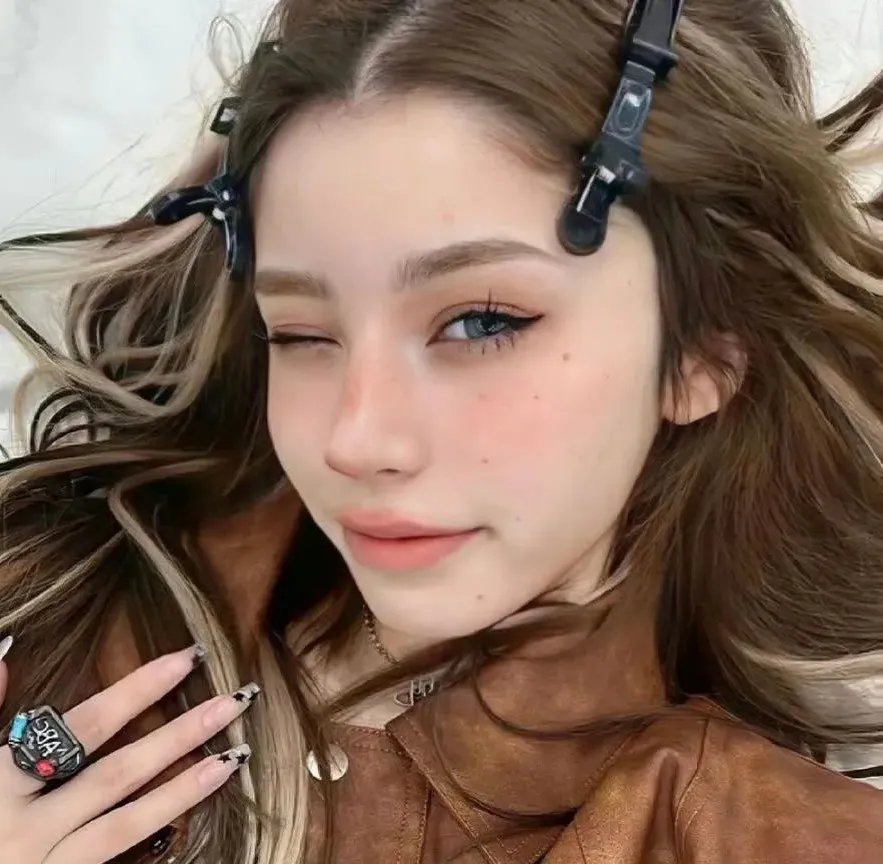 穿书后我靠撒娇续命